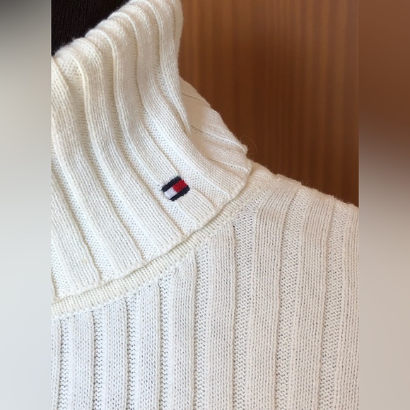 TOMMY HILFIGER sz M-L cream ribbed knit zippered bottom so won’t cling to tummy - Picture 2 of 6